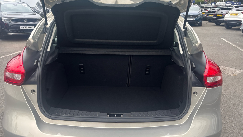 Ford Focus 1.0 EcoBoost 125 Zetec 5dr Petrol Hatchback